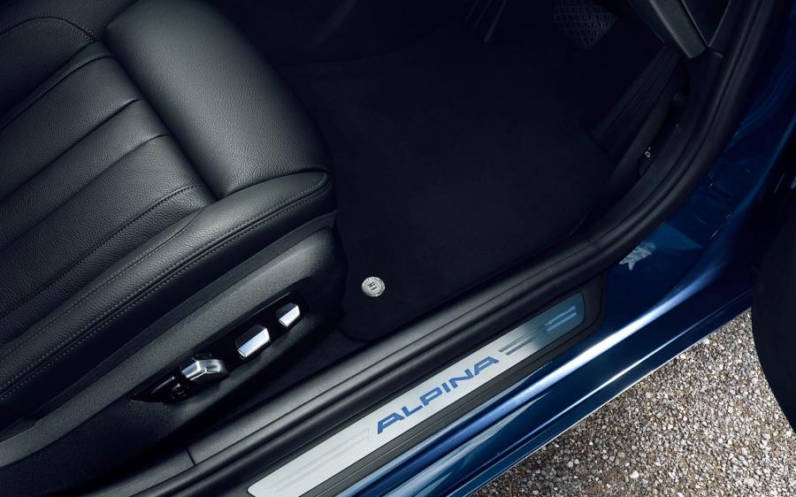 Детали интерьера Alpina D5 S Allrad Limousine (G30) 2017 года  (фото 5 из 17)